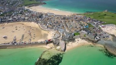 St. Ives 'ın hava manzarası, geleneksel Cornwall balıkçı köyü, İngiltere, İngiltere