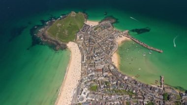St. Ives 'ın hava manzarası, geleneksel Cornwall balıkçı köyü, İngiltere, İngiltere