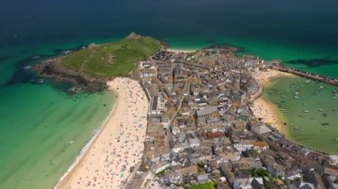 St. Ives 'ın hava manzarası, geleneksel Cornwall balıkçı köyü, İngiltere, İngiltere
