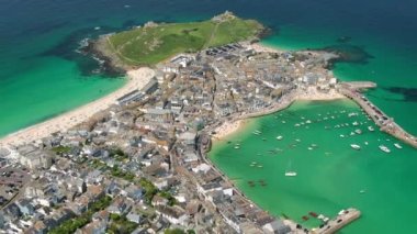 St. Ives 'ın hava manzarası, geleneksel Cornwall balıkçı köyü, İngiltere, İngiltere