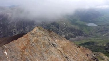 Crib Goch yürüyüş rotası, Snowdonia, Gwynedd, Kuzey Galler, Birleşik Krallık