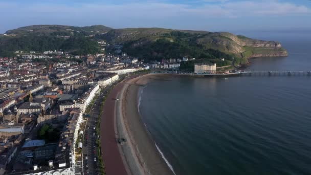 Aerial Llandudno Gwynedd North Wales Yhdistynyt Kuningaskunta — kuvapankkivideo