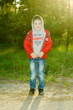 Ormandaki küçük çocuk