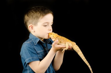 küçük çocuk ve dragon - en iyi arkadaşım