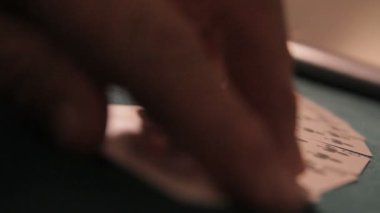 satıcı kartları karıştırma