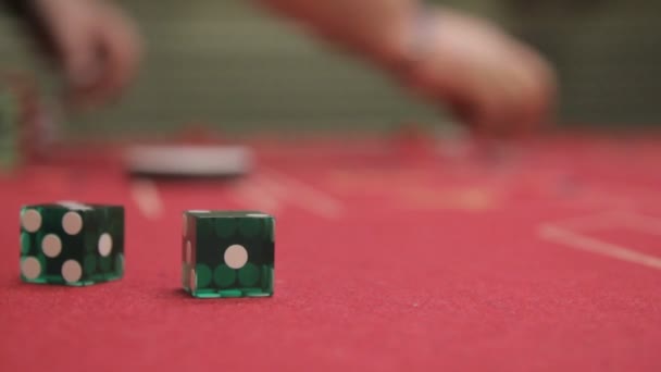 Game Cube egy szar asztal — Stock videók