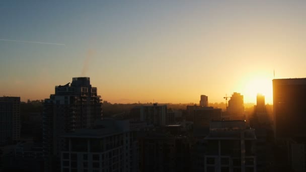 市では調光の太陽 — ストック動画