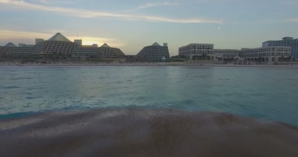 Letecký pohled na město Cancun — Stock video