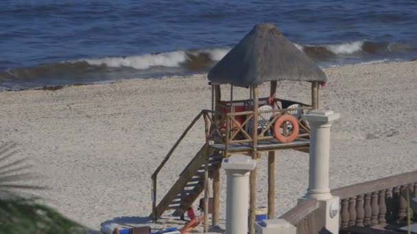 Life guard tower — Stockvideo