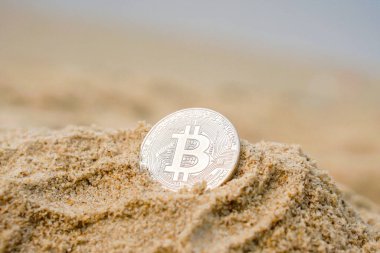 Gümüş Fiziksel Bitcoin kuma gömüldü, Kripto döviz trendi, Cryto Madencilik Ayı Pazarı