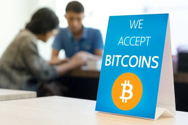 Bitcoin Virtual Money Accept Σύνδεση Στο Κατάστημα Κατάστημα Και Εστιατόριο Royalty Free Εικόνες Αρχείου