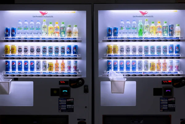 Bangkok Thailand Září 2017 Automat Nápoje Prodávající Pepsi Láhev Vody — Stock fotografie