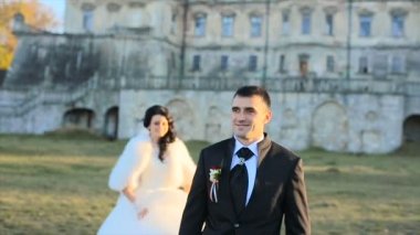 Güzel bir çift kale ve park eğlenir