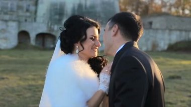 Güzel bir çift kale ve park eğlenir