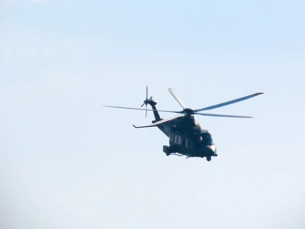 Akrobatik im Hubschrauber. tirrenia, pisa, italien, september 11, — Stockfoto