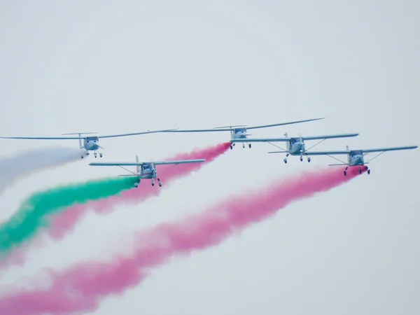 Tricolor pilar-flyguppvisning. Tirrenia, Pisa, Italien, 11 September, 2 — Stockfoto