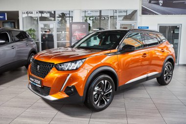 Vinnitsa, Ukrayna - 19 Ekim 2020. Peugeot 2008 - galeride yeni model araba sunumu - arka görünüm