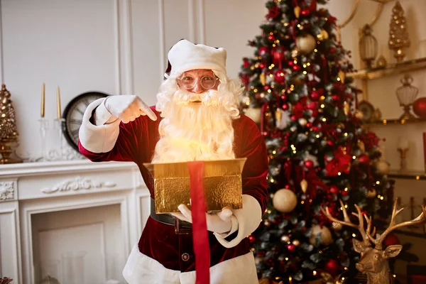 Surprised Santa Claus Magical Glowing Gift Beautiful Christmas Tree New — Stock Photo, Image