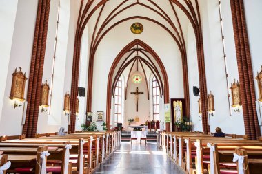 Vinnitsa, Ukrayna - 28 Ağustos 2020: Antik güzel St. Joseph kilisesi Gotik tarzda inşa edilmiştir - iç mimari