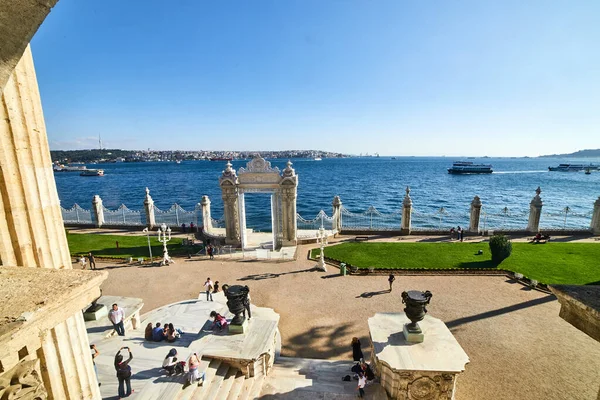 Istanbul Turkey Oktober 2019 Bosporus Poort Bij Dolmabahce Paleis Istanbul — Stockfoto