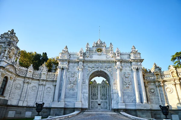 Istanbul Turkey October 2019 North Gate Dolmabahce Palace — Stock Photo, Image