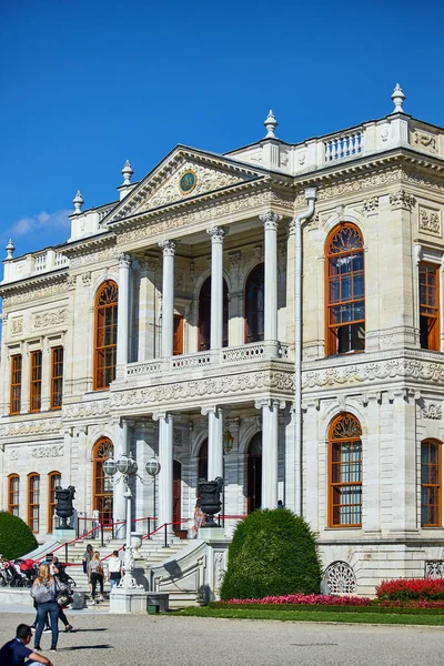 Istanbul Turkey October 2019 Dolmabahce Palace Istanbul Largest Palace Turkey — Stock Photo, Image