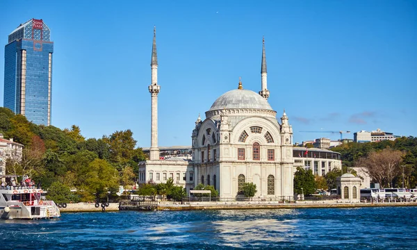 Istanbul Turkey Οκτωβρίου 2019 Τζαμί Στο Έδαφος Του Παλατιού Dolmabahce — Φωτογραφία Αρχείου