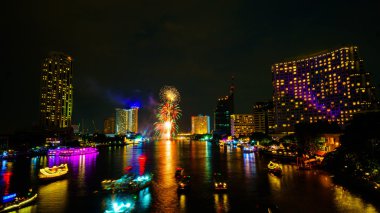Havai fişek nehrinde, Bangkok