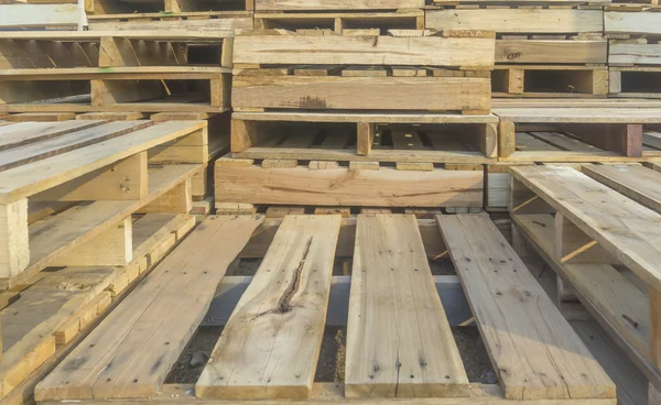 Zobrazit dřevěné palety vpředu — Stock fotografie