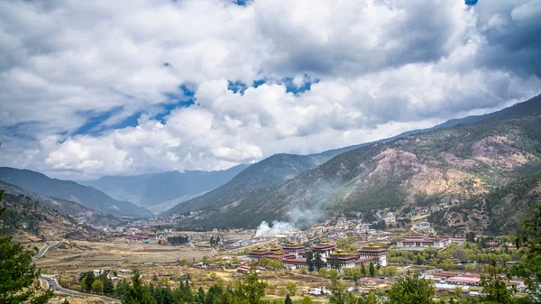 Thimphu hoofdstad stad van Bhutan Valley land in de vogel eye vi — Stockfoto