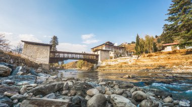 Geleneksel bhutan Sarayı, Paro ile Nehri Köprüsü