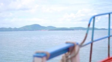 Güzel mavi denizin manzarası, tekneden manzara.