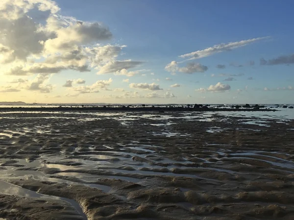 Закат на пляже — стоковое фото
