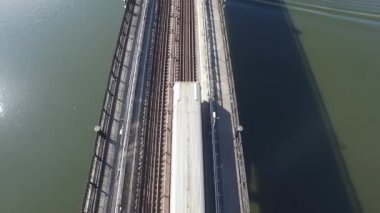 Anteni Transit Nehri Köprüsü Moskova metro