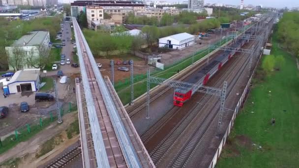 Vzdušný Moskva jednokolejné vlaky v pohybu — Stock video