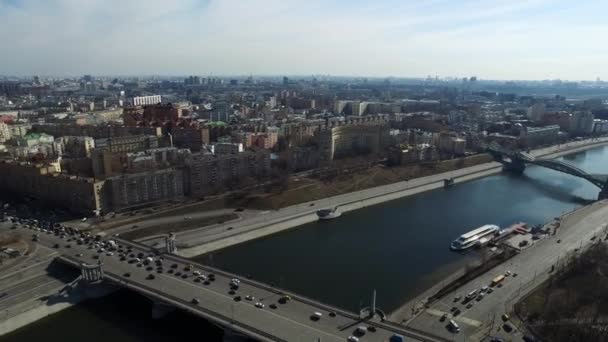 Воздушный Мост через Москву — стоковое видео