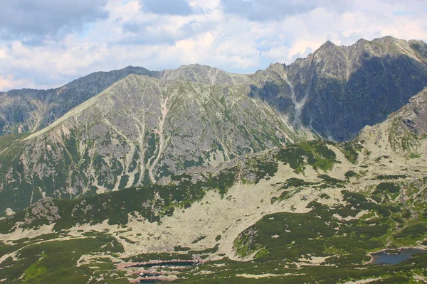 Poolse Tatra gebergte - uitzicht vanaf Kasprowy. — Stockfoto