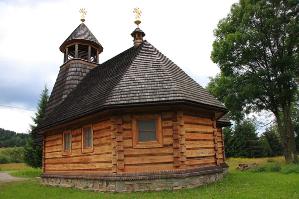 The wooden church in Wola Michowa (Bieszczady, Poland) — Stock Photo, Image