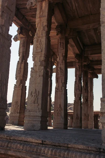 Hindistan antik bir tapınak kalıntıları