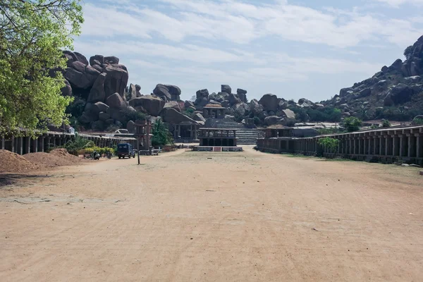 Hampi tapınak kompleksinin görünümünü