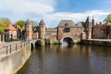 Amersfoort ortaçağ şehir duvar Koppelpoort ve Eem Nehri