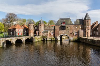 Amersfoort ortaçağ şehir duvar Koppelpoort ve Eem Nehri