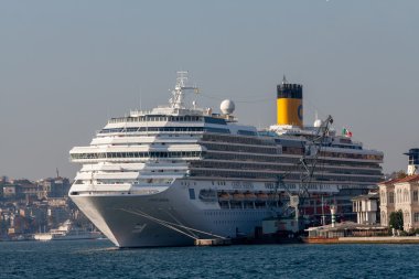 Yolcu İstanbul limanda cruise