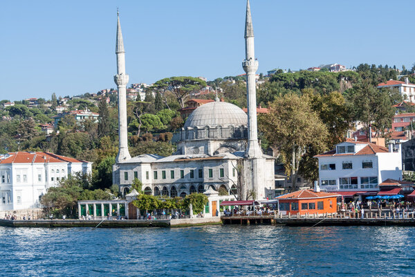 Mosque on the Bosphorus, Istambul