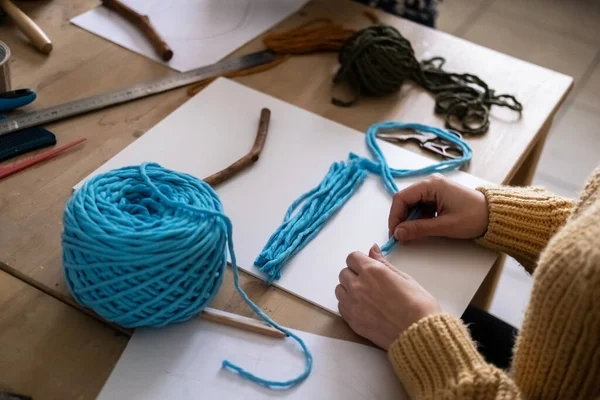 Урок Процес Створення Макраме Плетіння Ниток Рука Зроблена Робочий Простір Ліцензійні Стокові Фото