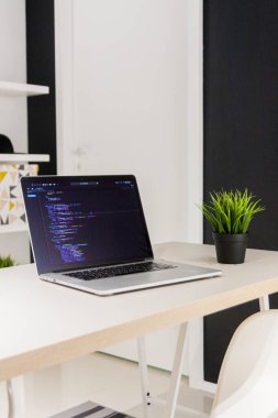 Minimalist dijital göçebe ev ofis çalışma alanı