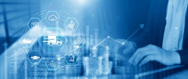 Akıllı lojistik konsepti. Yapay zeka teknolojisiyle depo operasyonları. Envanter takibi, otomasyon ve verimli tedarik zinciri kontrolü için dijital aletler kullanılıyor. Değil ai