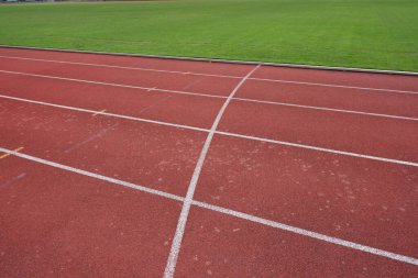 Stadyumda boş koşu yolu