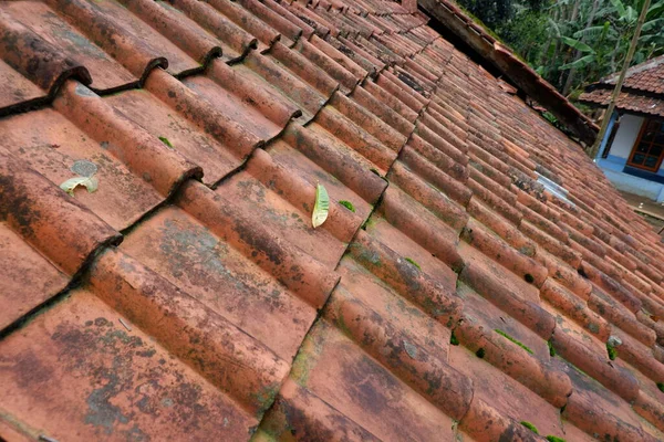 Tayland 'daki eski çatı kiremitleri