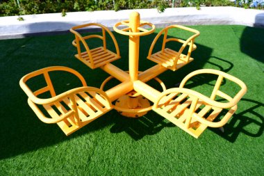 Parktaki oyun parkı